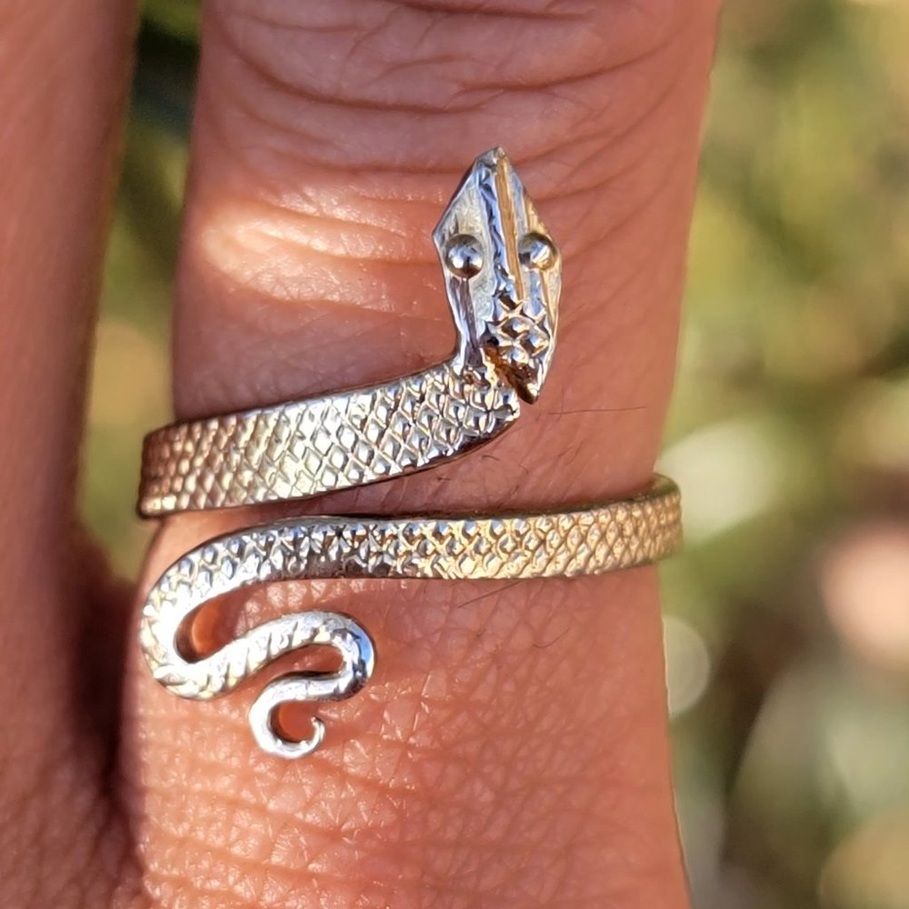Gorgeous vintage gold plated snake wrap arounId ring ADJUSTABLE
